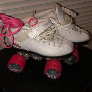 Riedell Girls R3 Cayman Roller Skates Sz 4